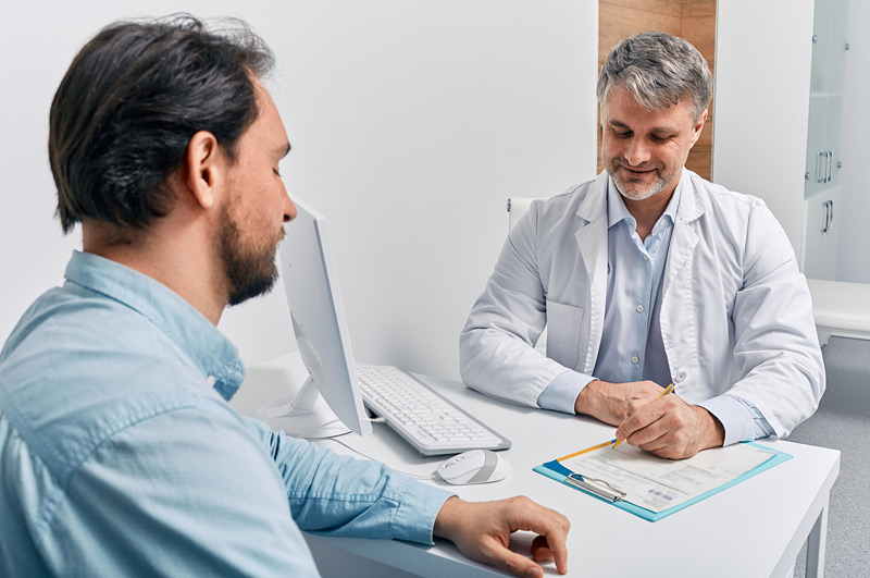 Doctor-creating-treatment-plan-for-urinary-urgency