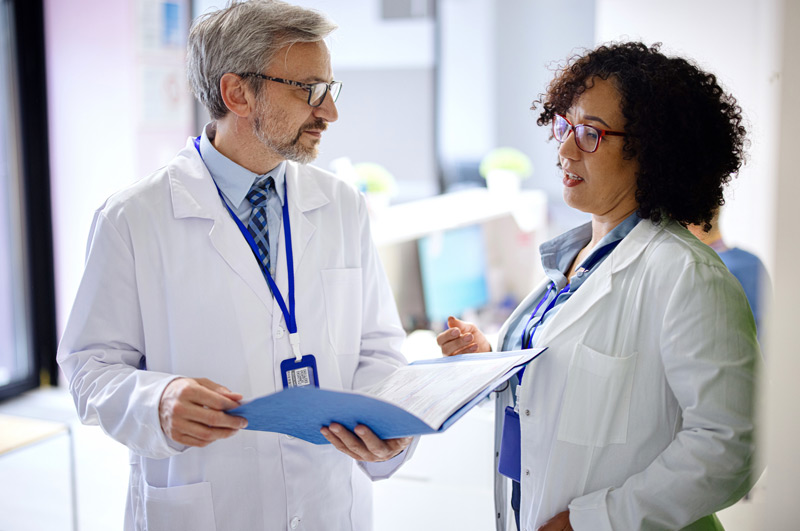 Doctors-discussing-treatment-for-vaginal-septum