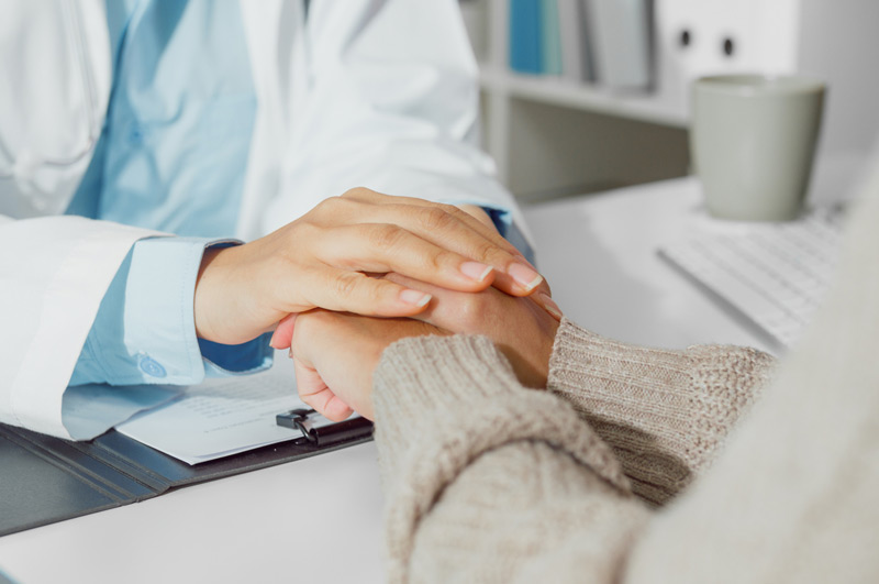 Patient-being-reassured-about-uterine-prolapse-surgery