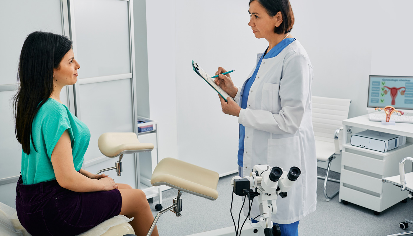 Woman-visiting-doctor-for-vaginal-prolapse-treatment